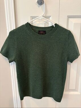 Quince Short Sleeve Crewneck Top - Dark Green- EUC
